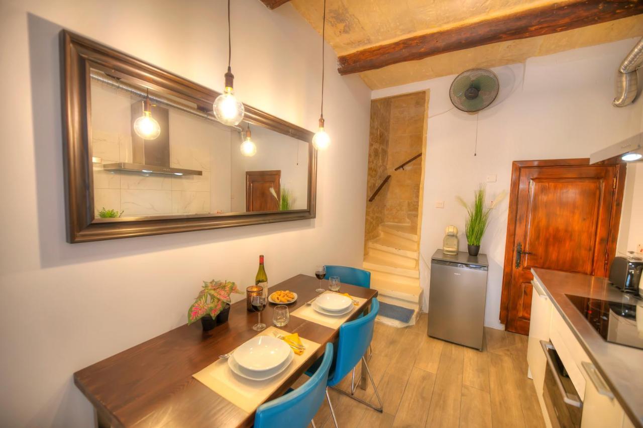 Romantic And Historical Maisonette In The Center Of Valletta Mbal1-1 Exterior photo
